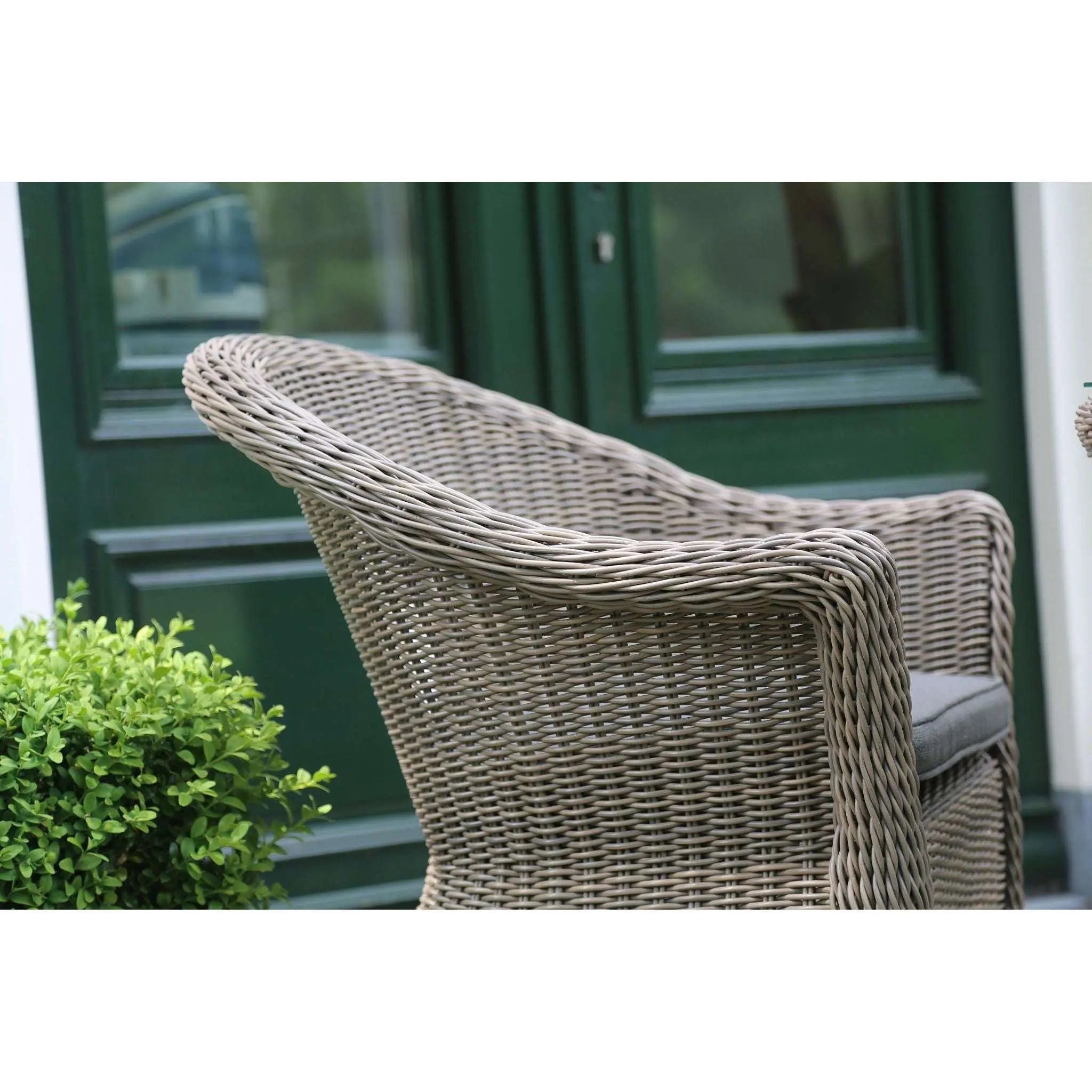 Exceptional Garden:4 Seasons Outdoor Chester Bistro set with Victoria Bistro Table