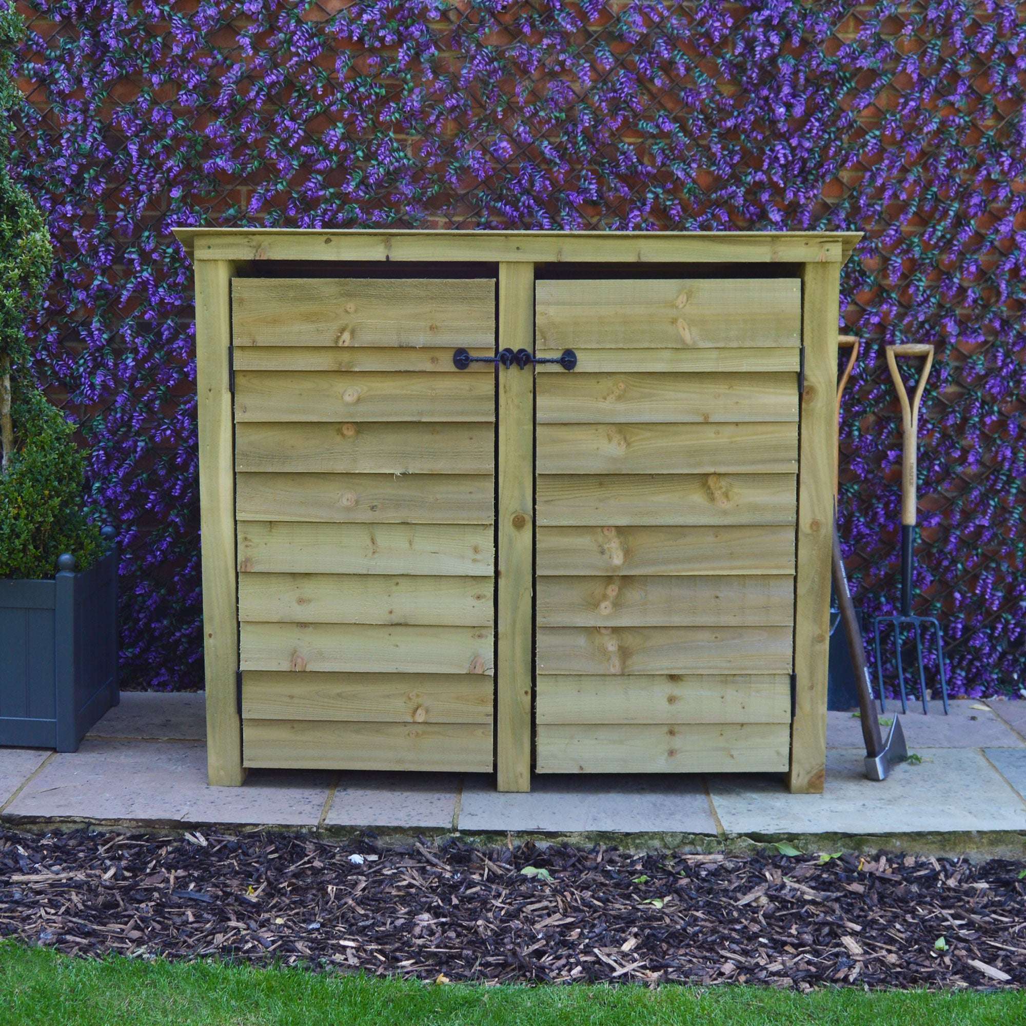 Exceptional Garden:Rutland Country Cottesmore Log Store with Door and Kindling Shelf - 4ft