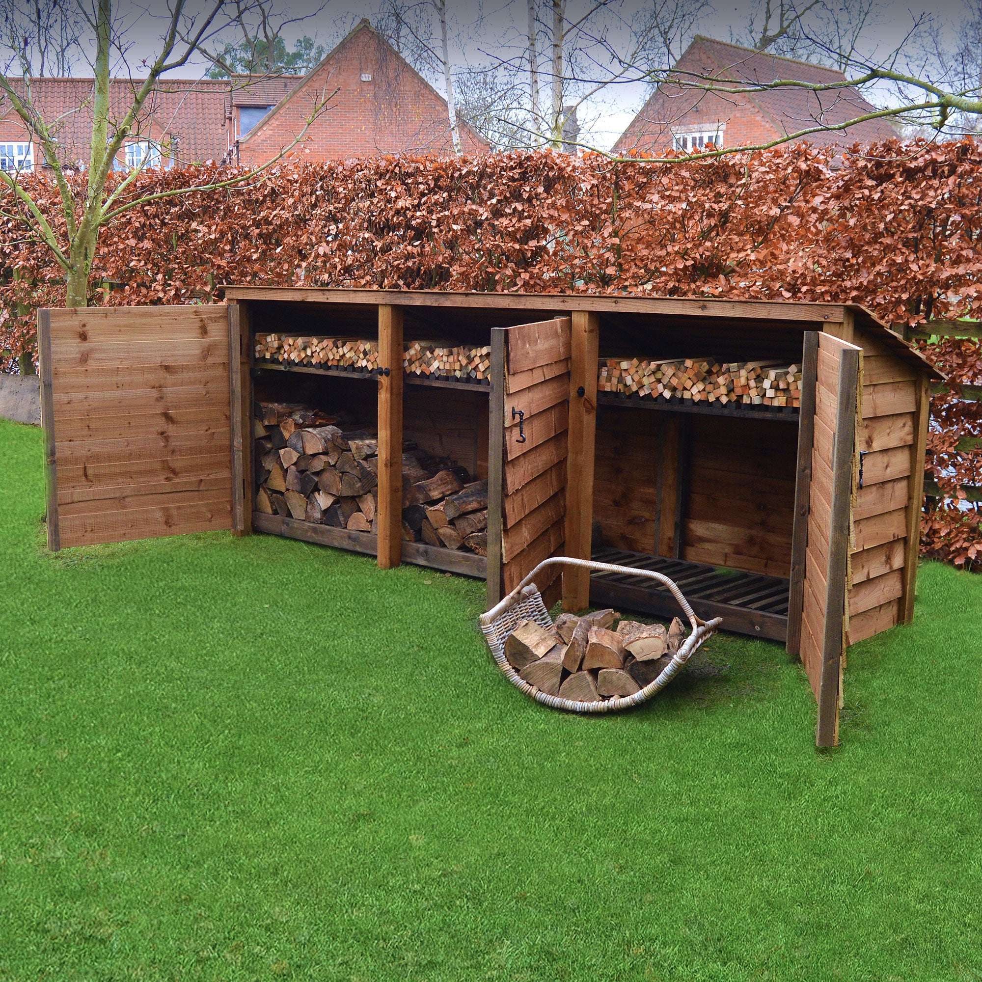 Rutland County Empingham Log Store with Door and Kindling Shelf - 4ft:Rutland County,Exceptional Garden