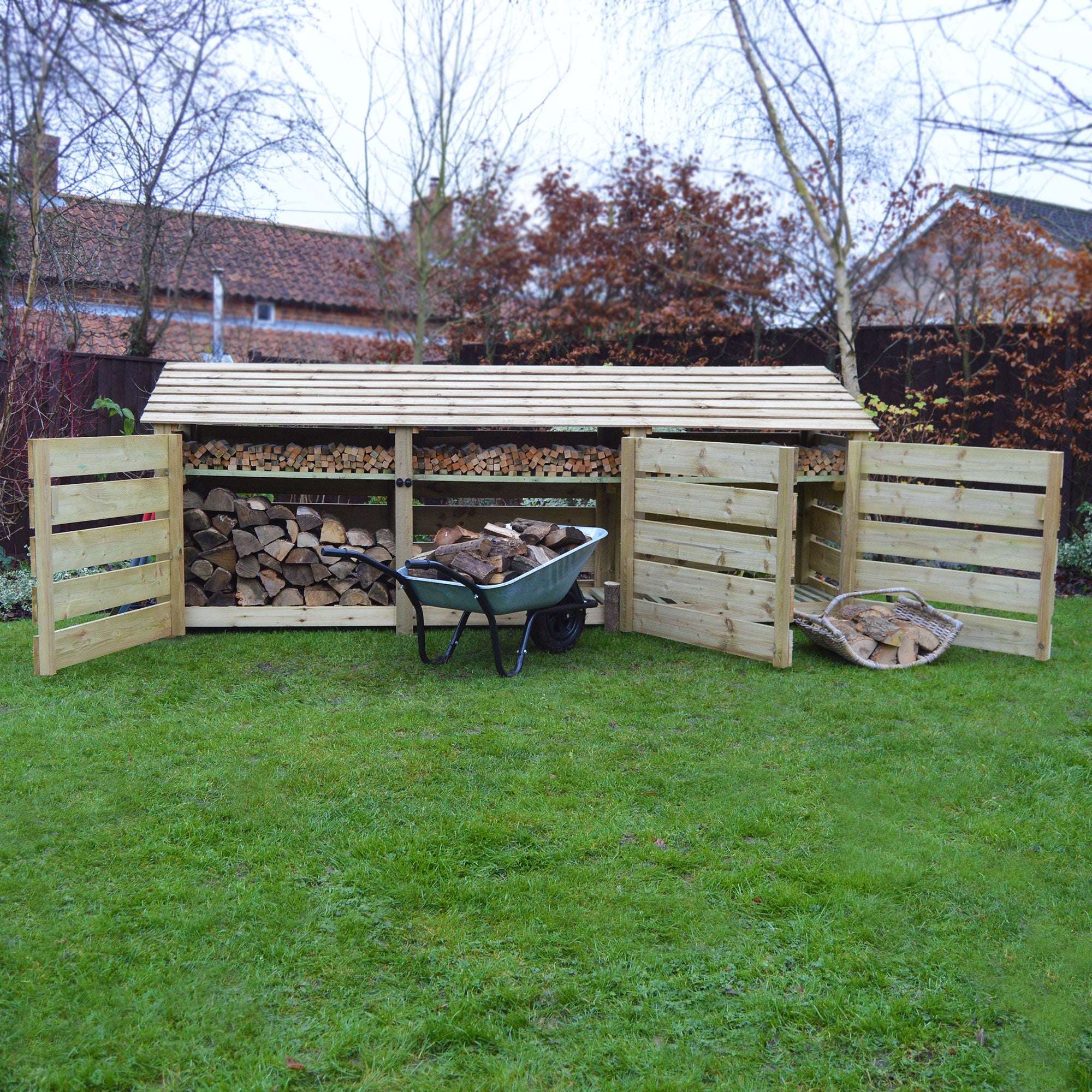 Exceptional Garden:Rutland County Empingham Log Store with Door and Kindling Shelf - 4ft