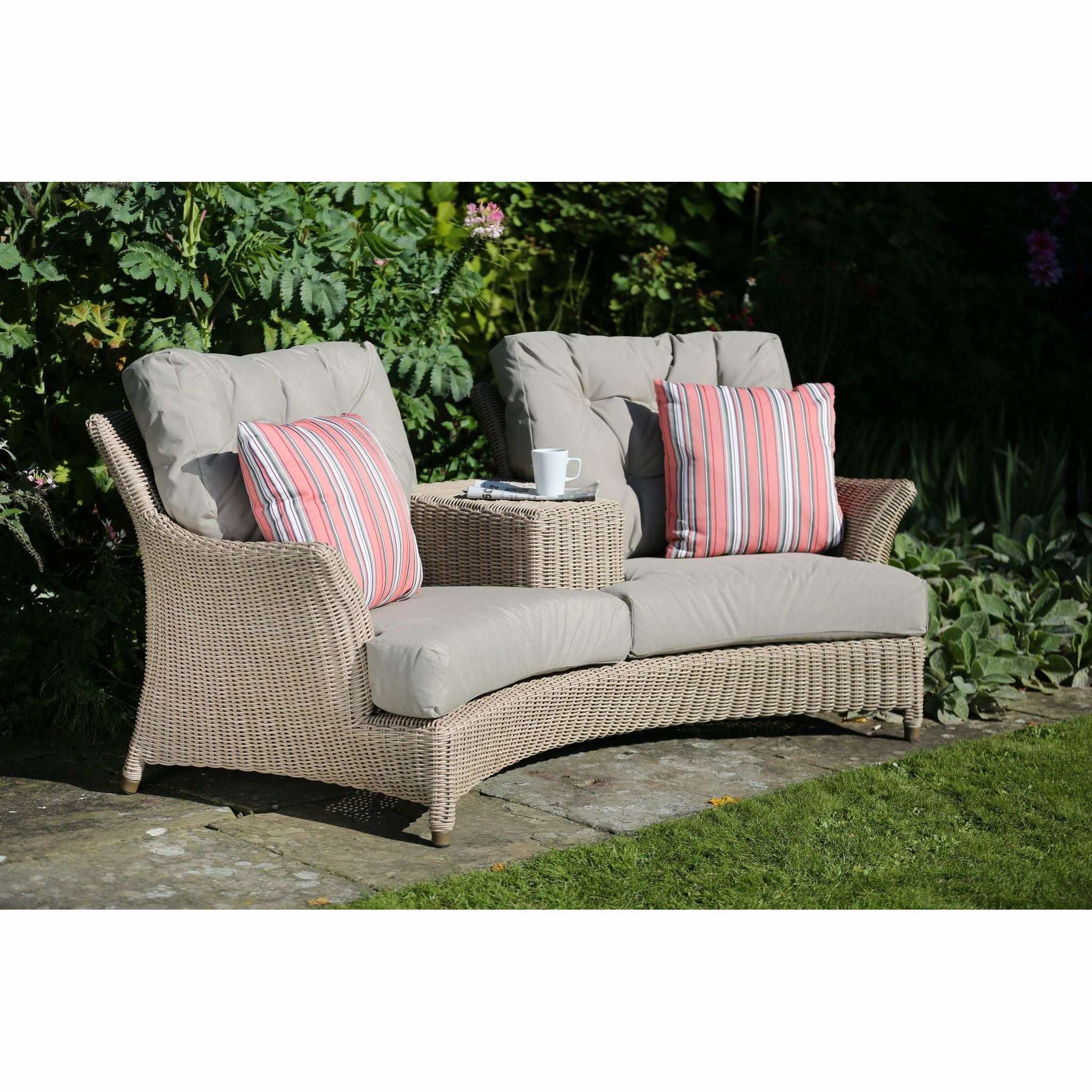 Exceptional Garden:4 Seasons Outdoor Valentine Loveseat with 4 cushions