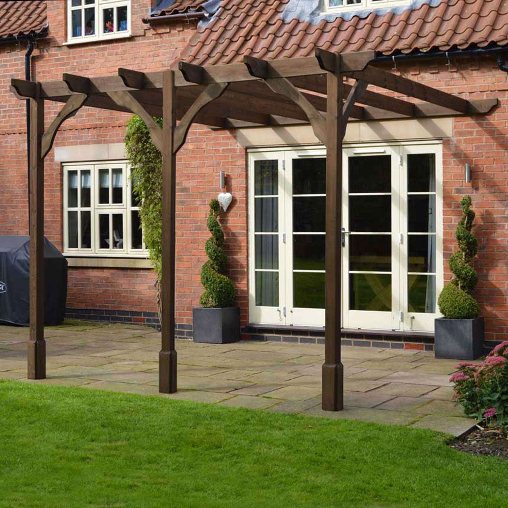 Premium Lean To Pergola with Three Posts:Rutland County,Exceptional Garden