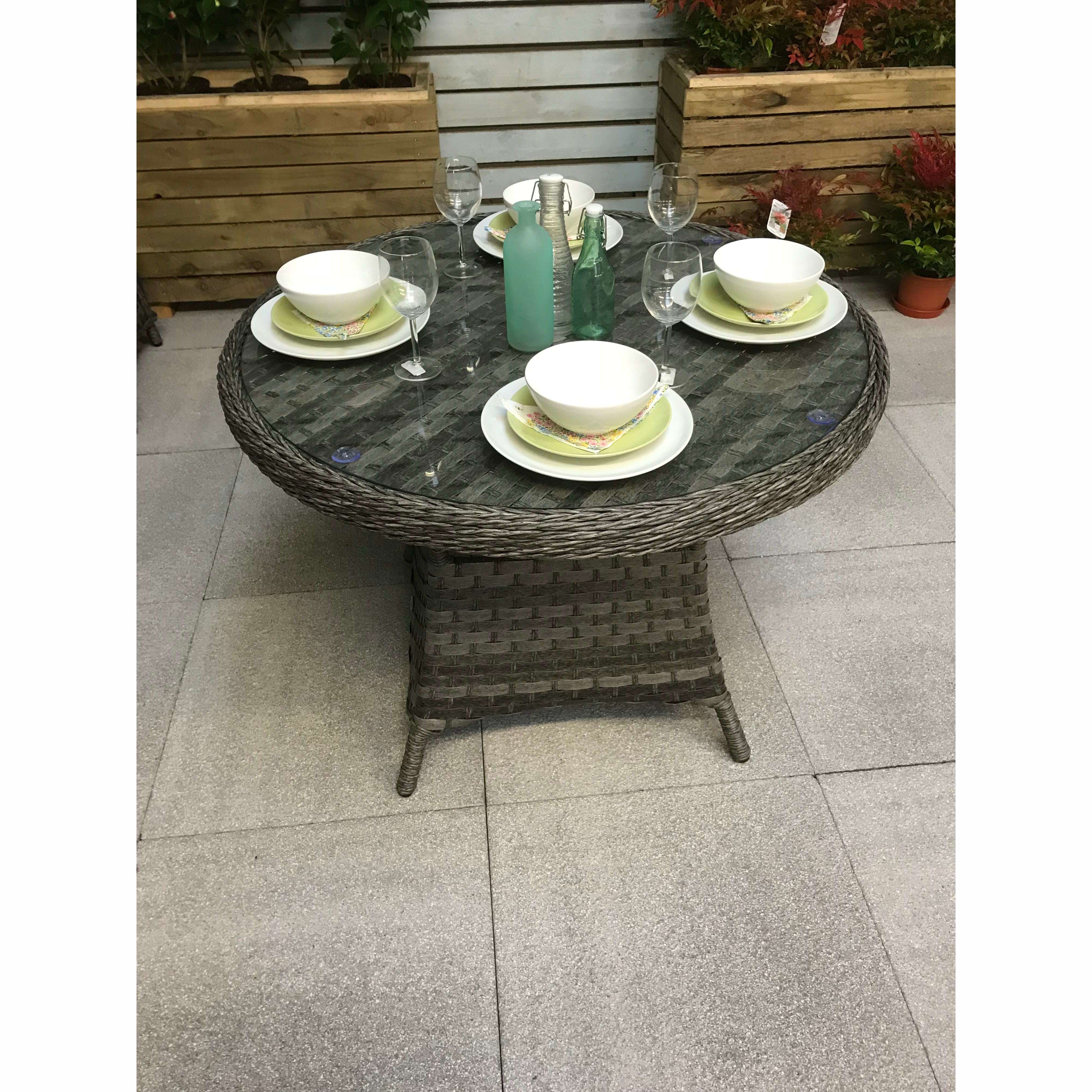 Exceptional Garden:Signature Weave Victoria Round Dining Table