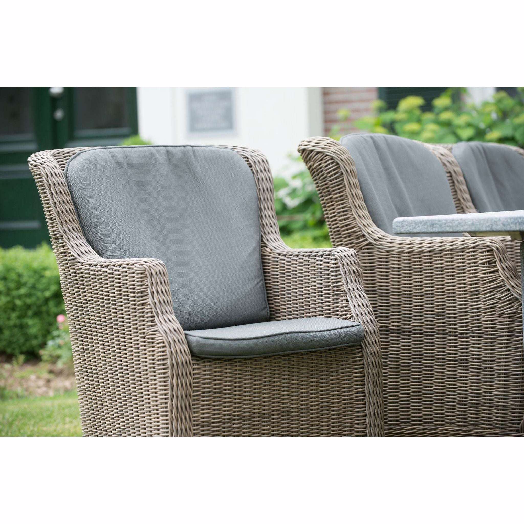 Exceptional Garden:4 Seasons Outdoor Brighton 4 Seater Dining set with Victoria Table