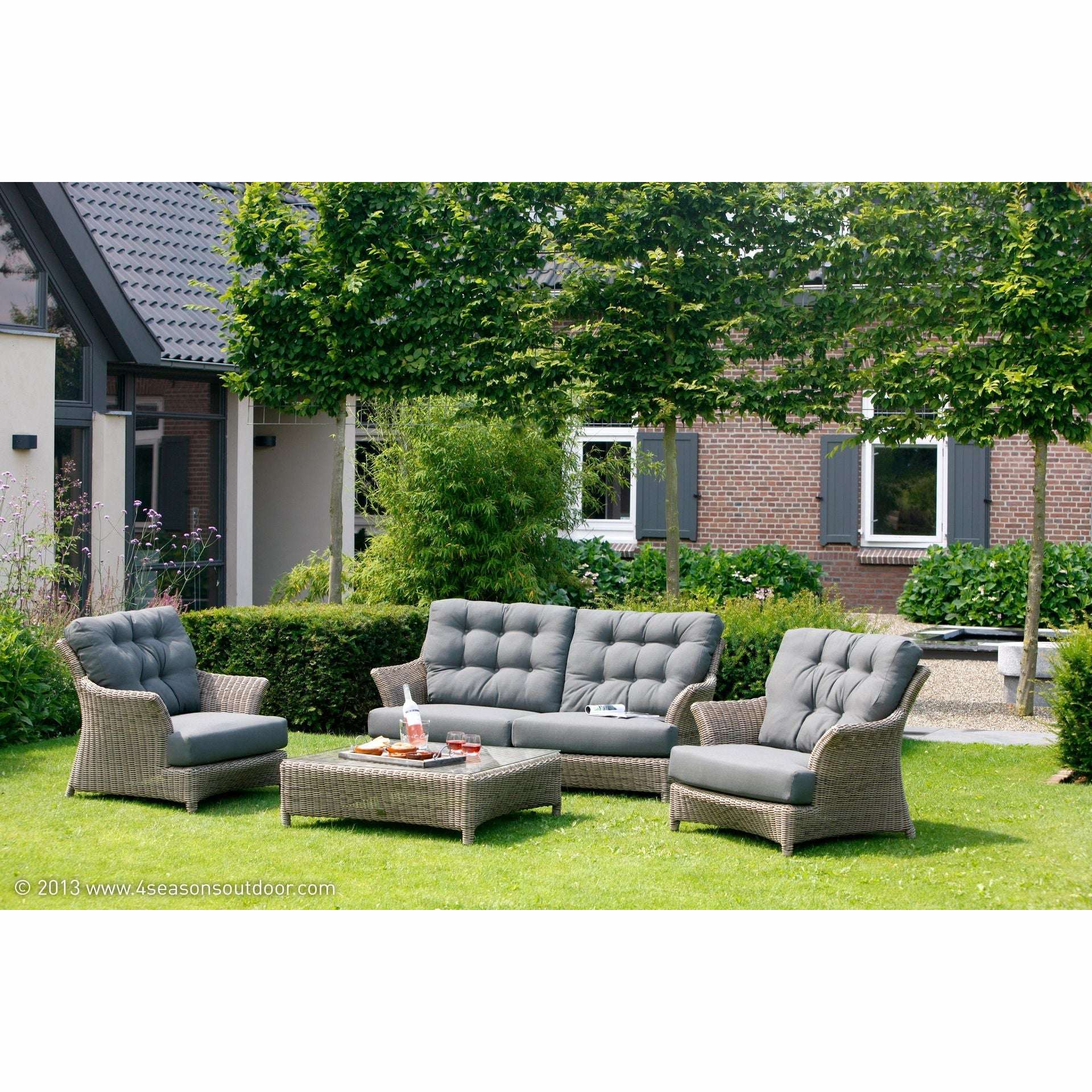 Exceptional Garden:4 Seasons Outdoor Valentine Lounge Group with Coffee Table