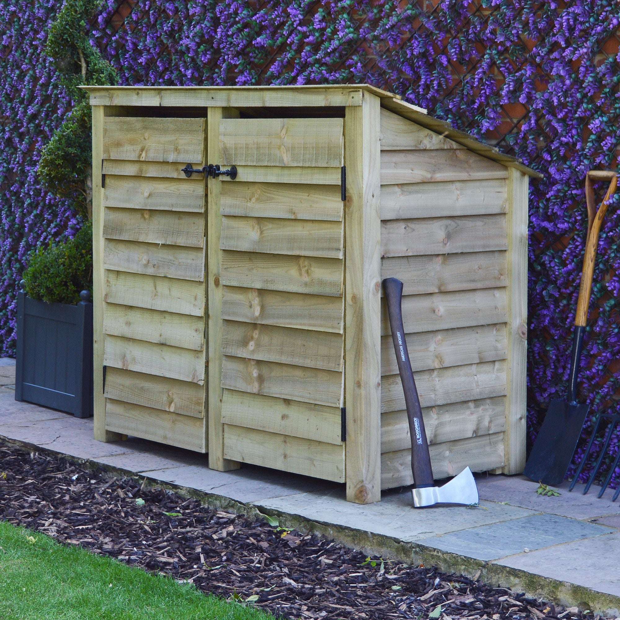 Exceptional Garden:Rutland Country Cottesmore Log Store with Door and Kindling Shelf - 4ft