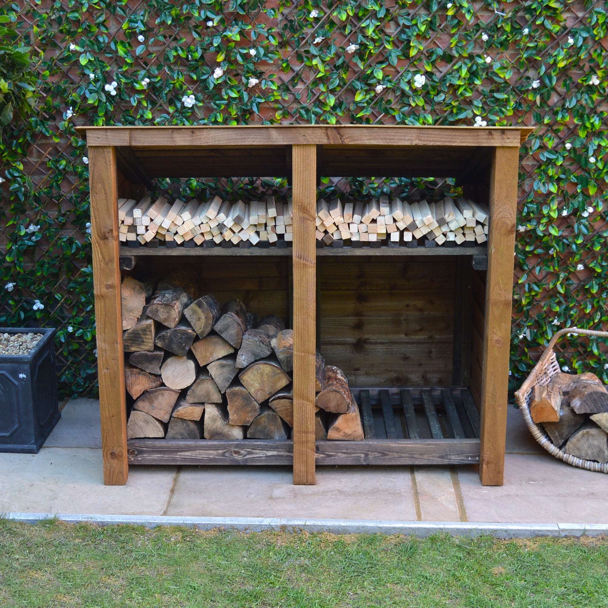 Exceptional Garden:Rutland Country Cottesmore Log Store with Kindling Shelf - 4ft