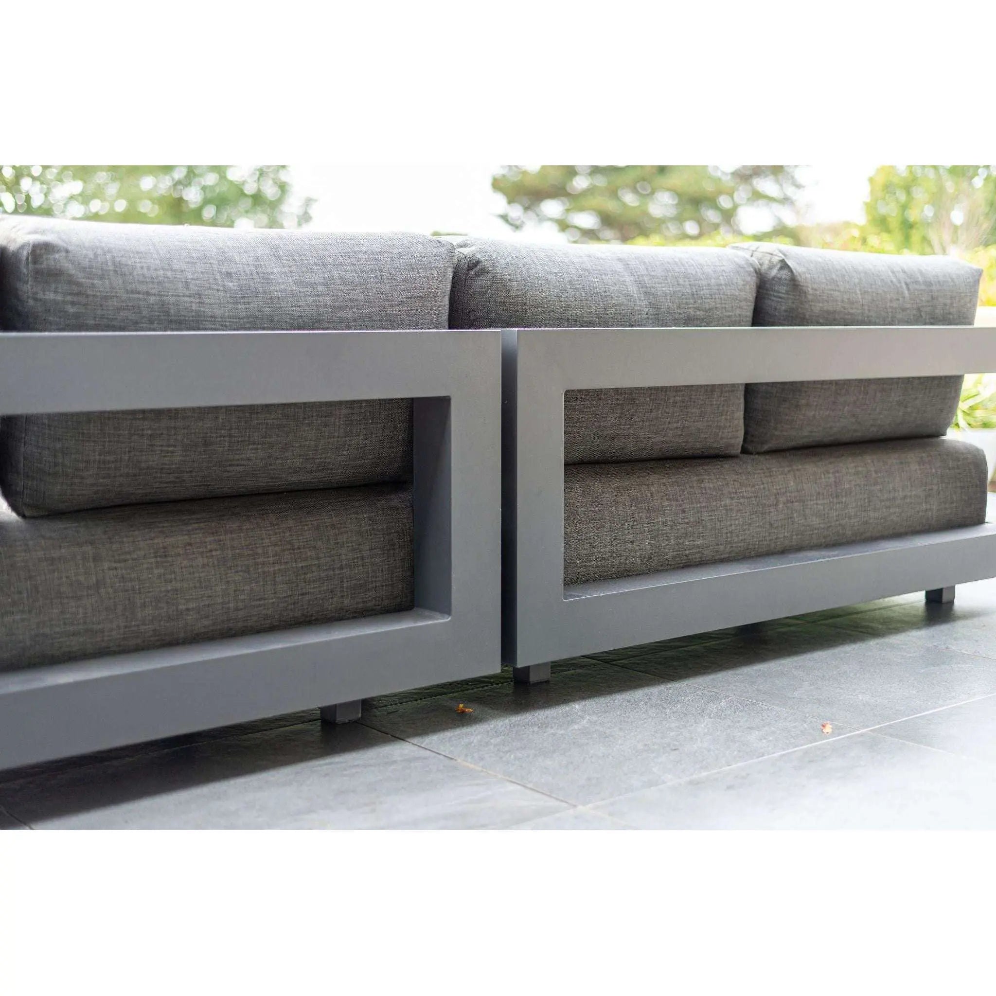Exceptional Garden:4 Seasons Outdoor Metropolitan Corner Set with Metropolitan Coffee Table