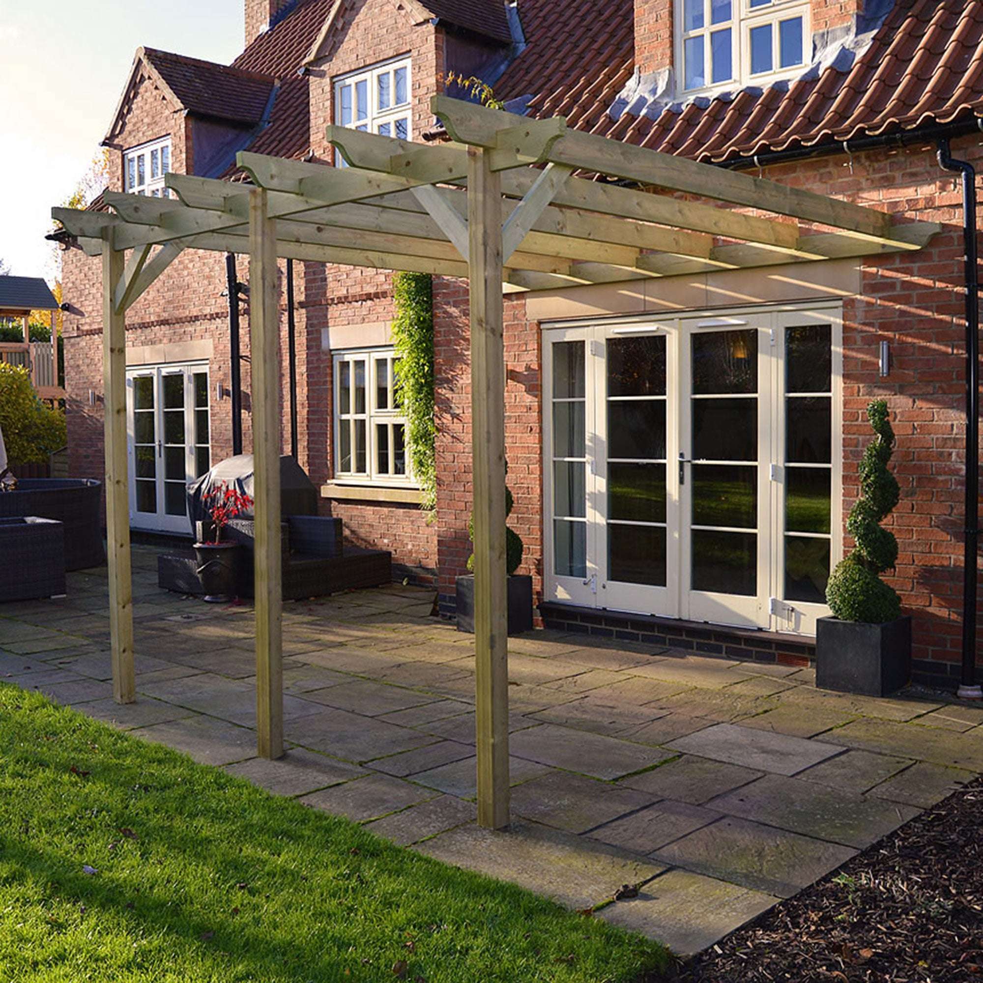 Lean To Garden Pergola with Three Posts:Rutland County,Exceptional Garden