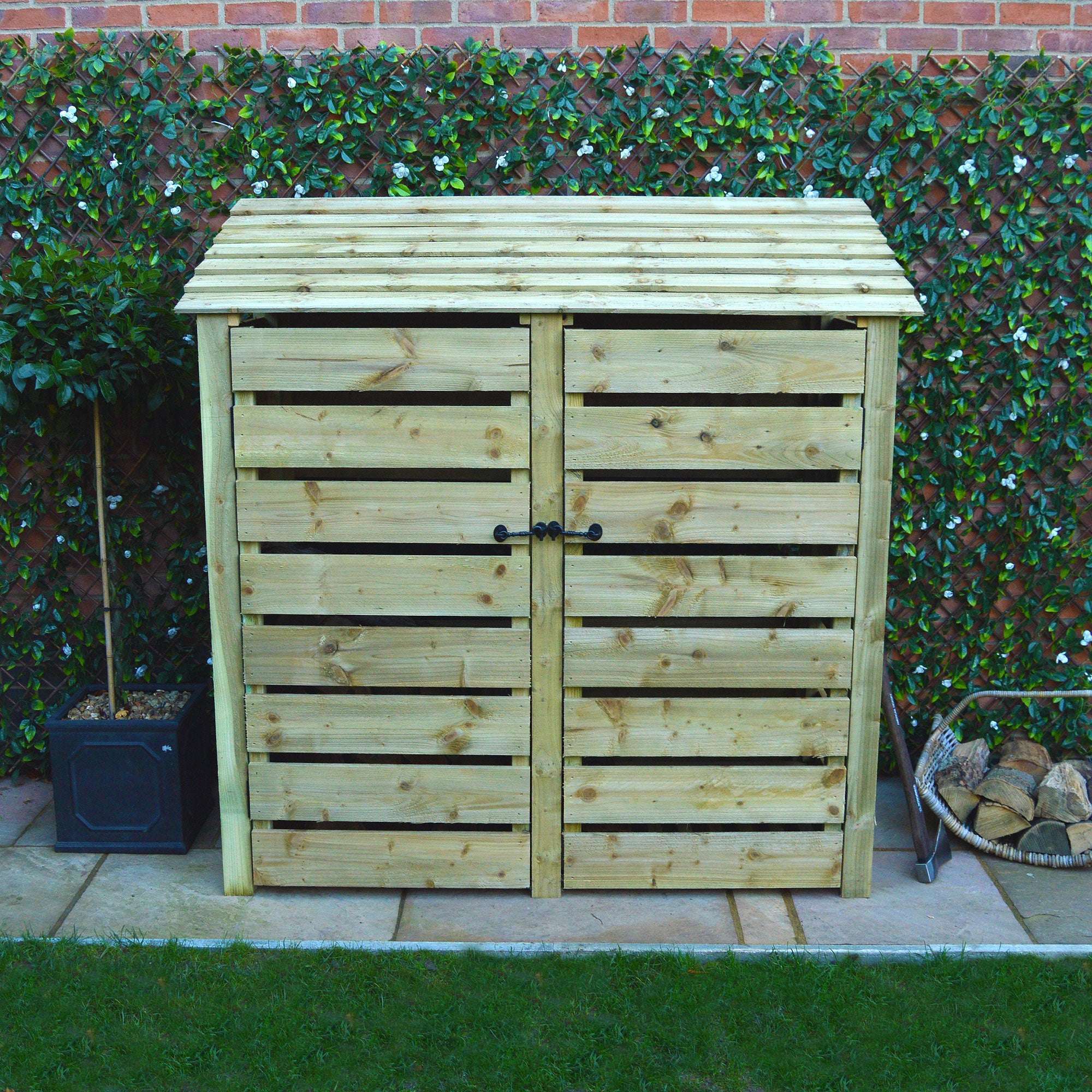 Exceptional Garden:Rutland Country Hambleton Log Store with Kindling Shelf and Door - 6ft