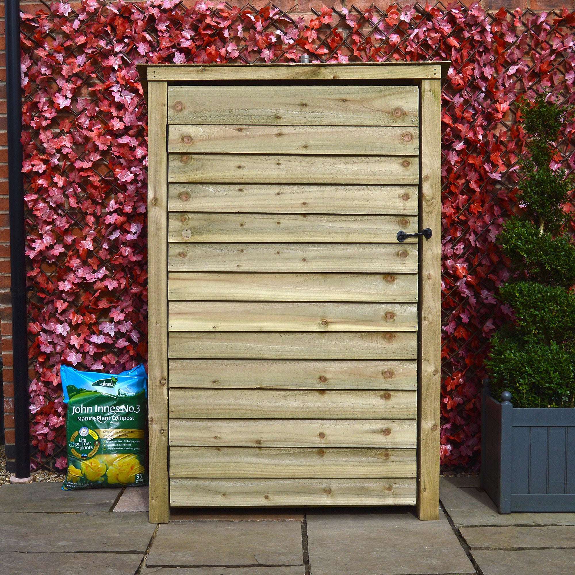 Exceptional Garden:Rutland Country Greetham Log Store With Kindling Shelf and Door - 6ft