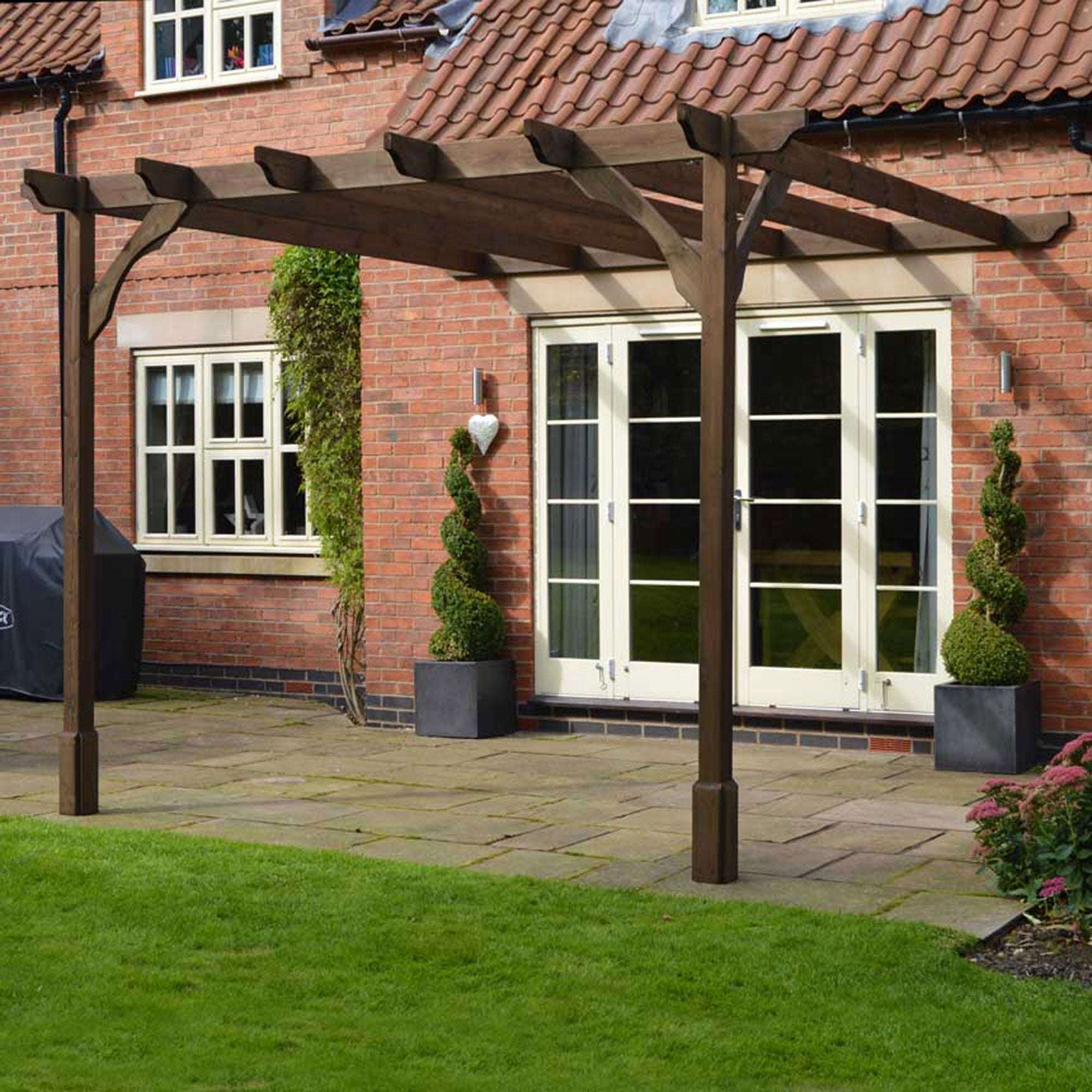 Premium Lean To Pergola with Two Posts:Rutland County,Exceptional Garden
