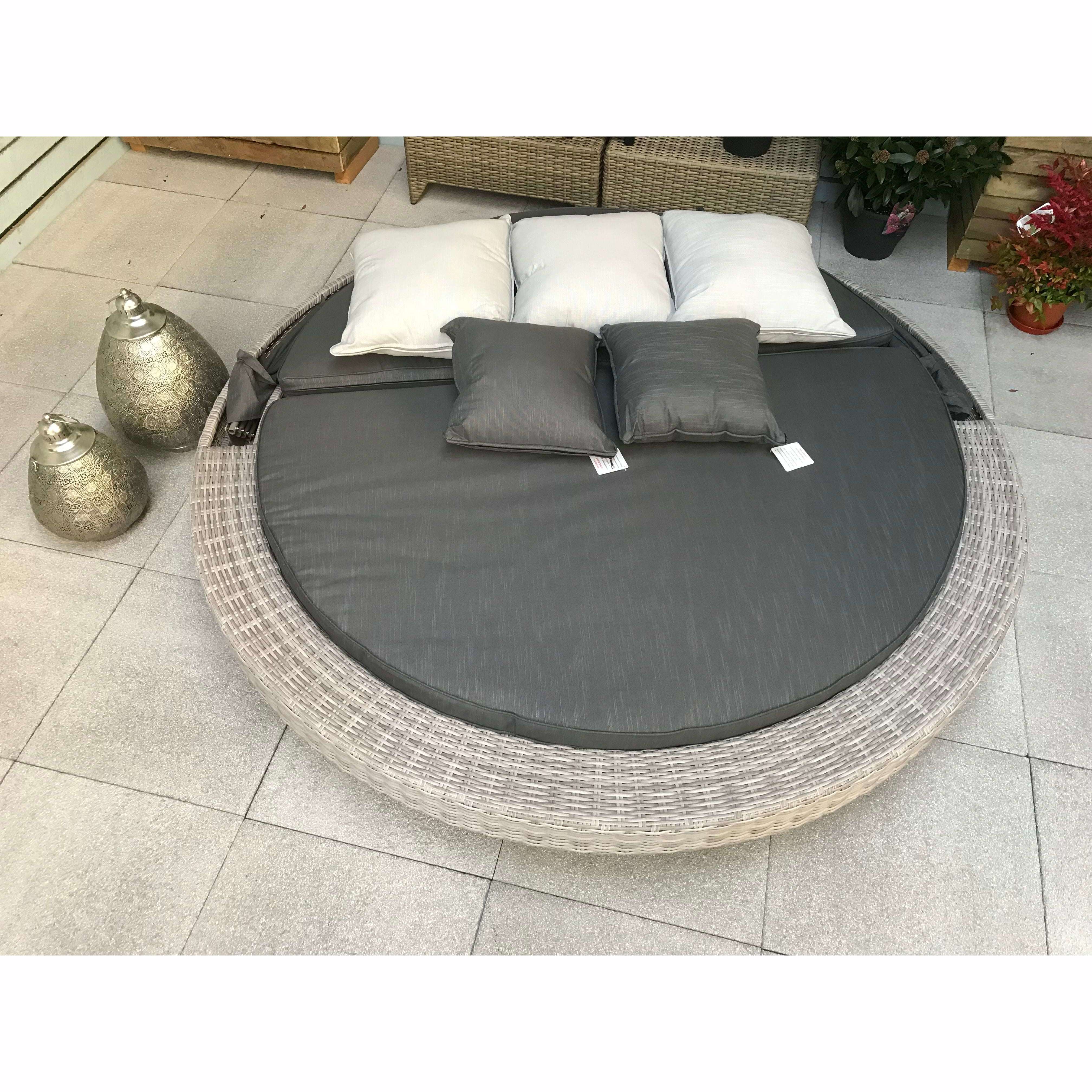 Exceptional Garden:Signature Weave Madison Daybed - Grey
