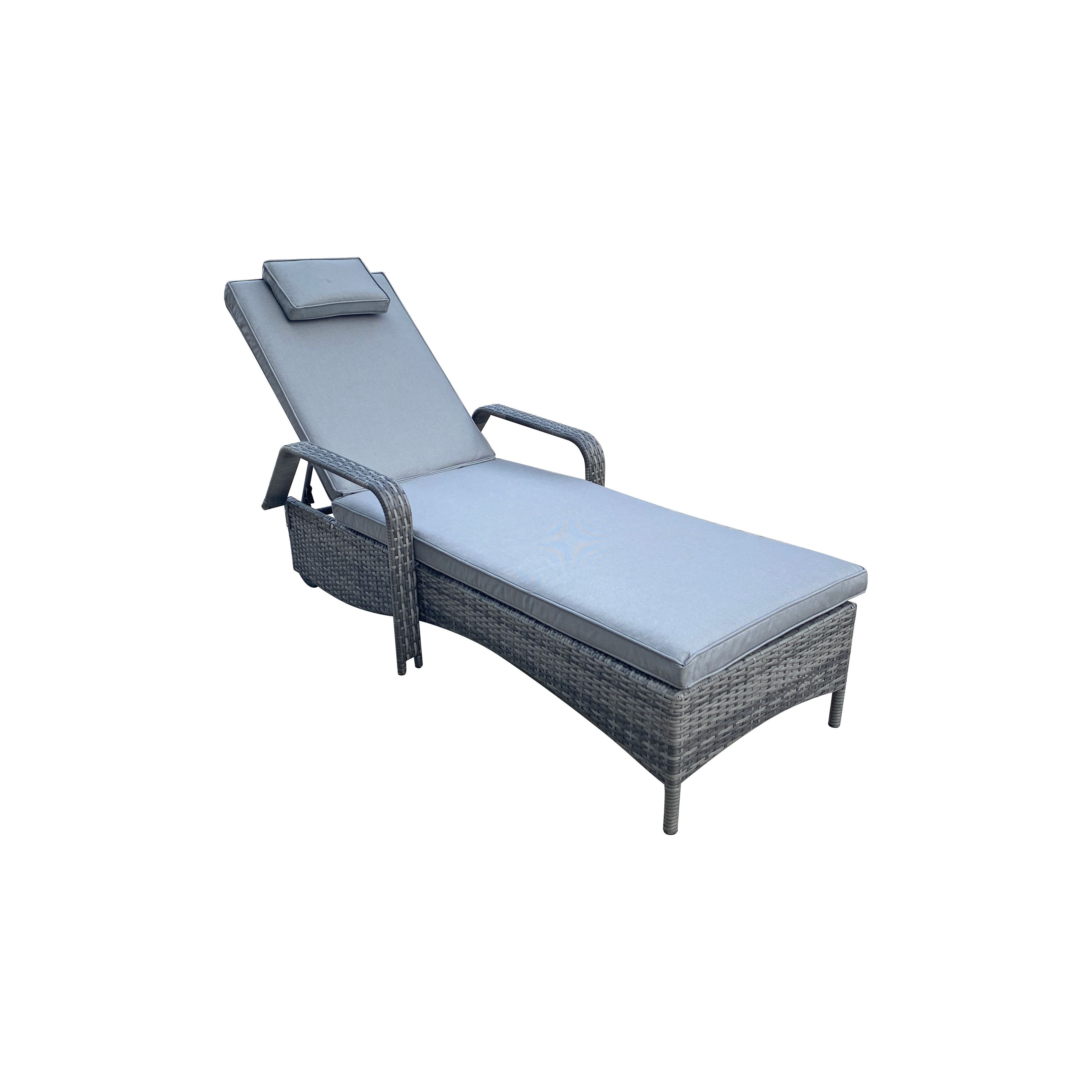 Signature Weave Savannah Sunbed and Table