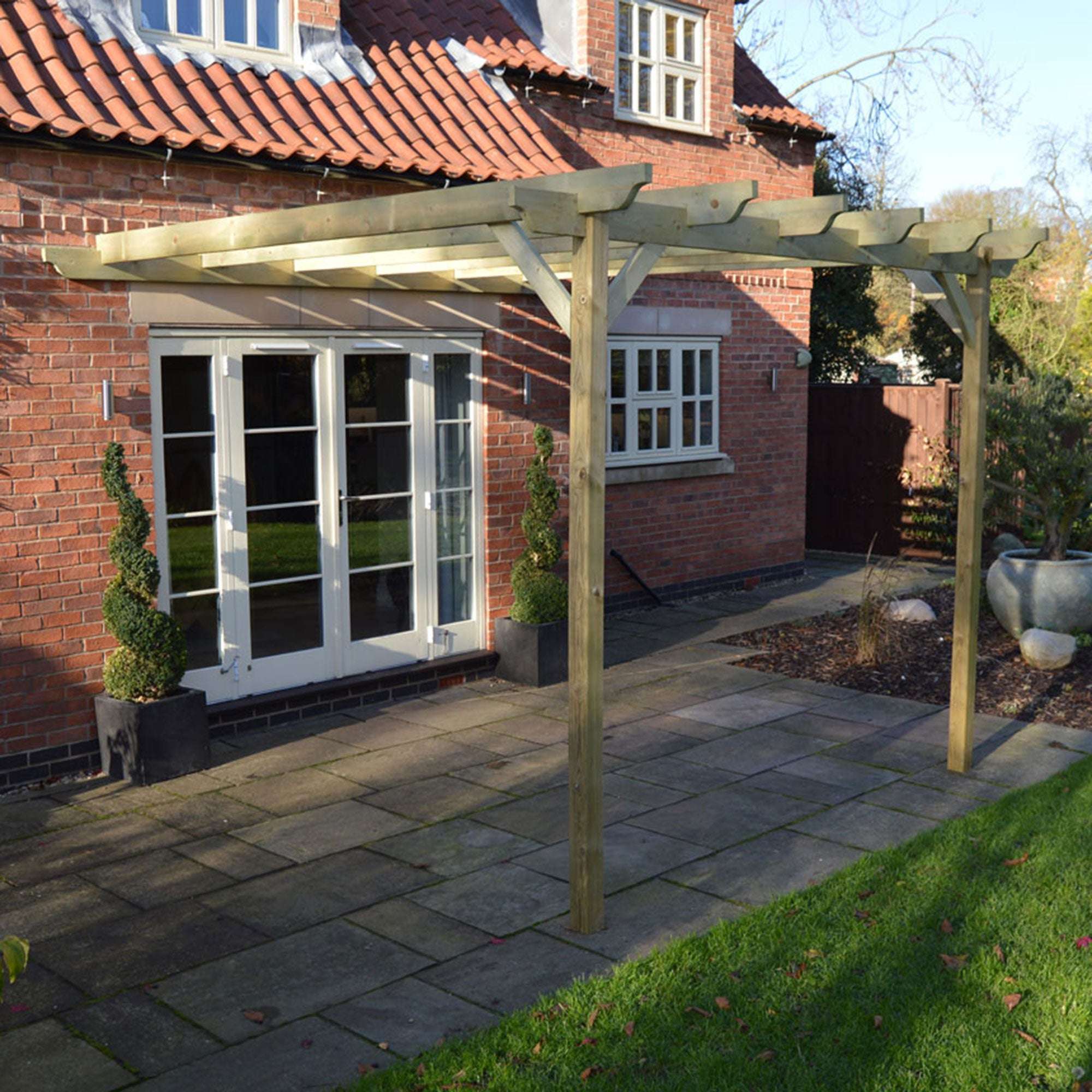 Lean To Garden Pergola with Two Posts:Rutland County,Exceptional Garden