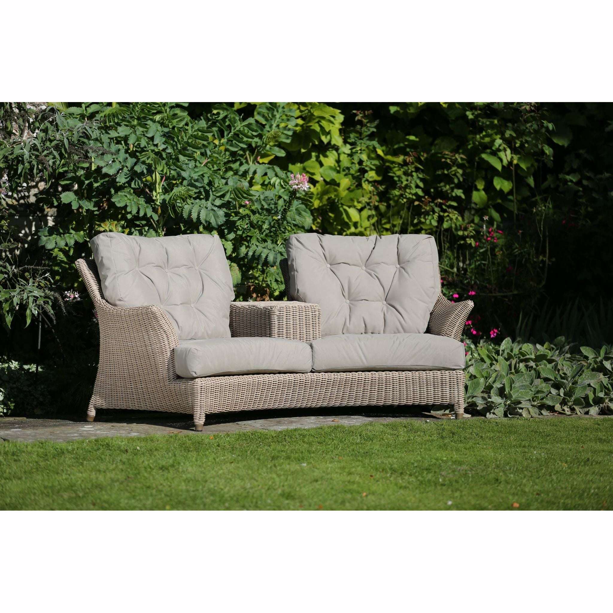 Exceptional Garden:4 Seasons Outdoor Valentine Loveseat with 4 cushions